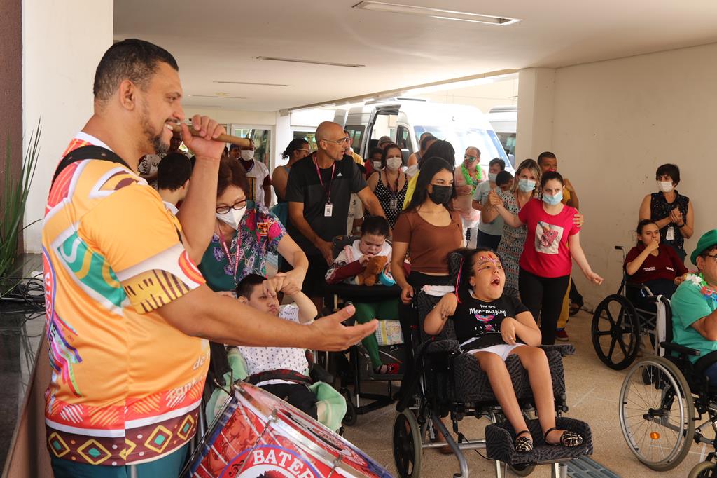 SDPD desfila na avenida e celebra carnaval com inclusão