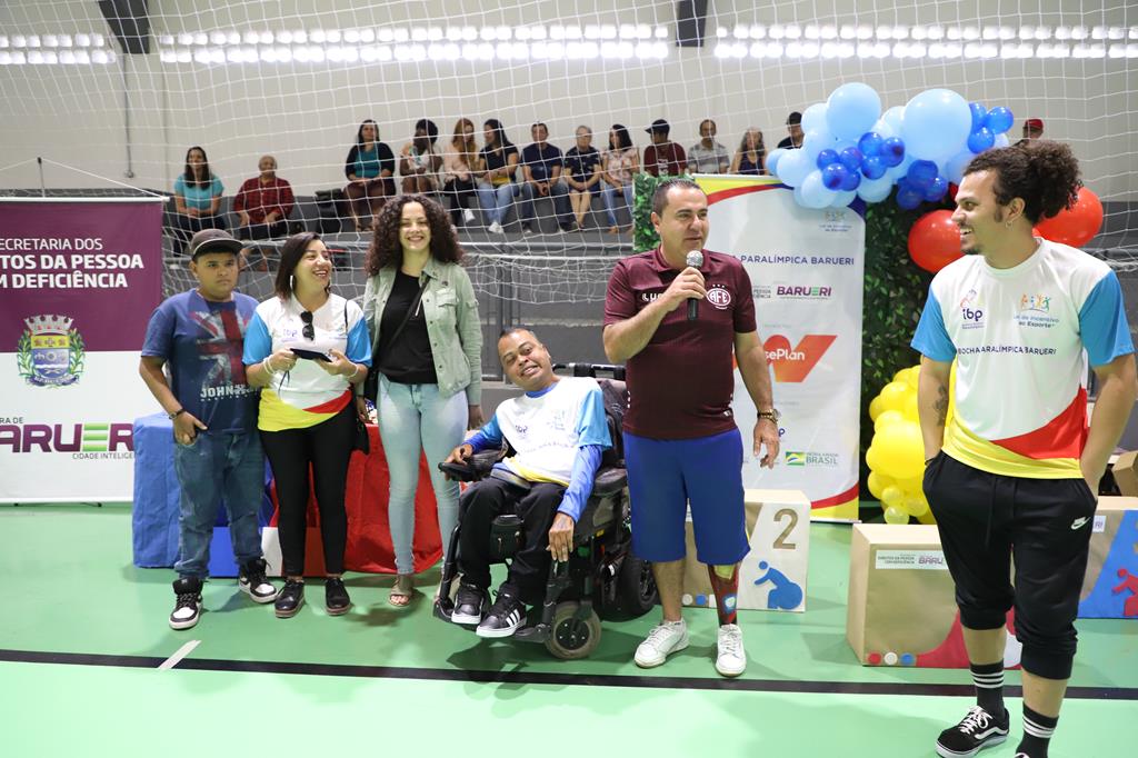 a Paralímpica reuniu atletas no Ginásio do Jardim Belval