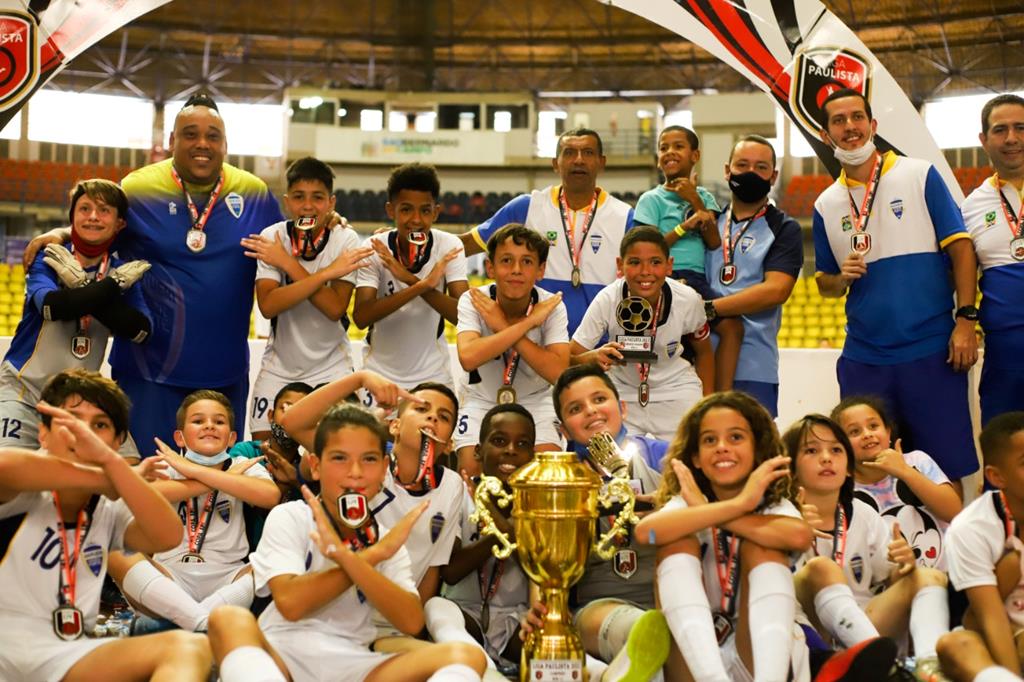 Barueri Esporte Forte é campeão de Futsal em quatro categorias