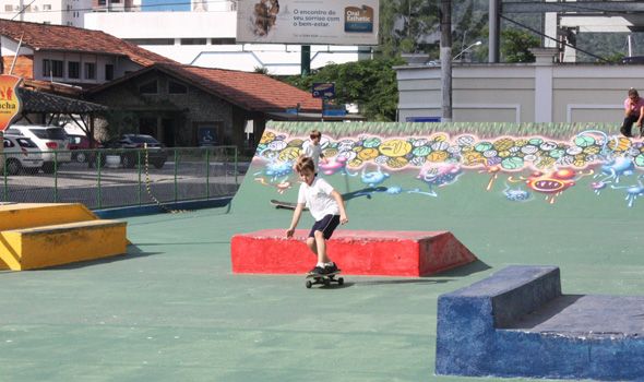 Barueri abre curso de skate para adultos e crianças