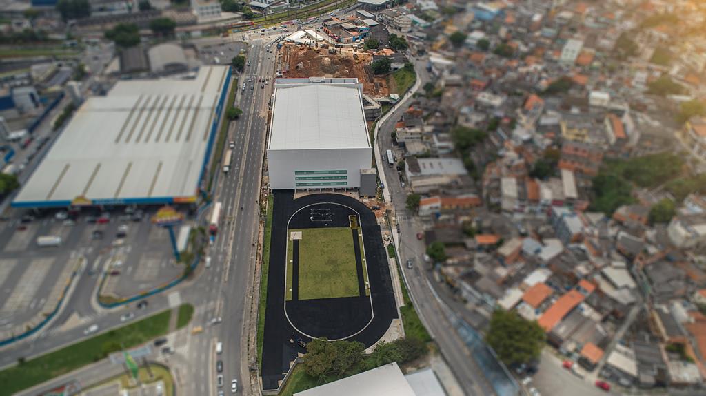 Obra do Complexo Esportivo do Jardim Silveira recebe últimos acabamentos