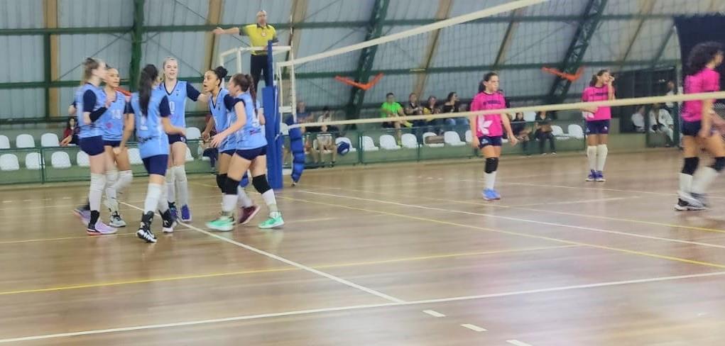 Barueri Esporte Forte Sub-14 vence Paineiras fora de casa pelo Metropolitano de Vôlei