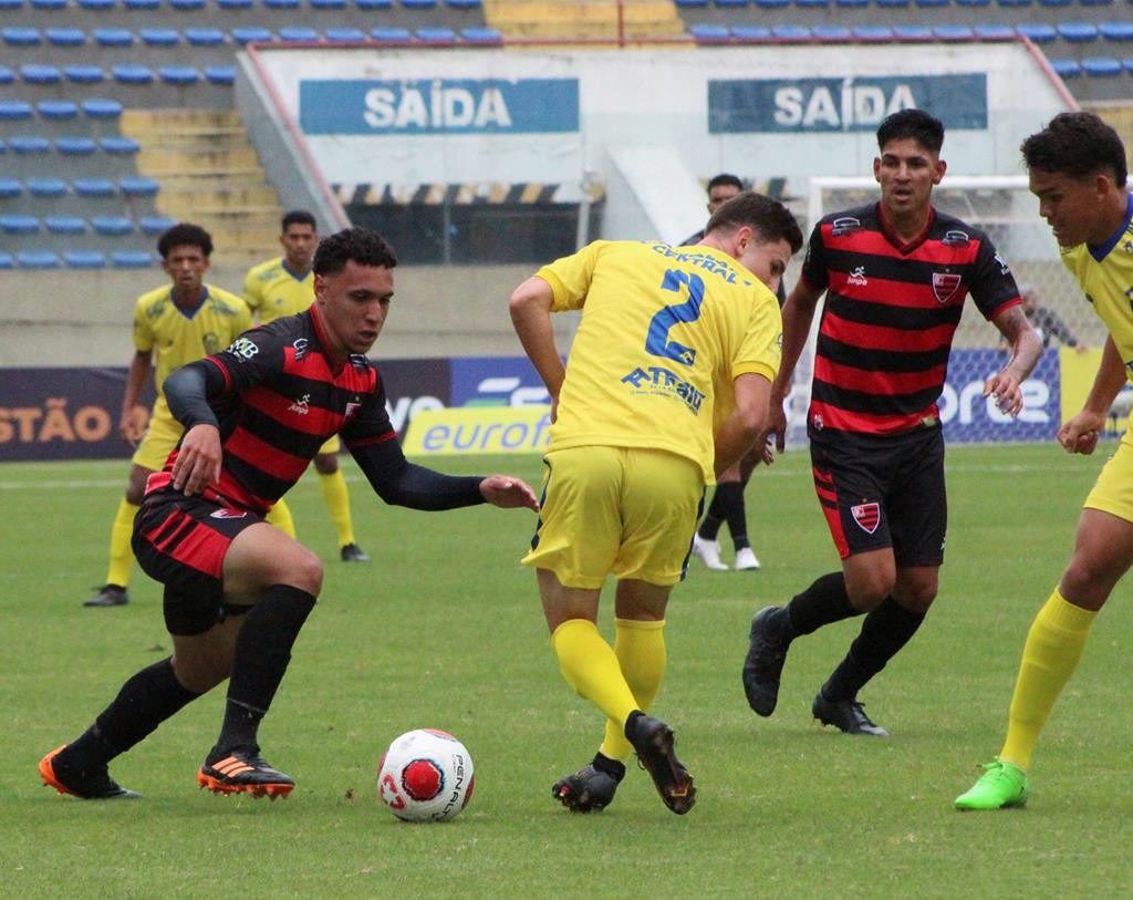 Oeste Barueri garante classificação na Copinha vencendo o Rosário Central (SE)