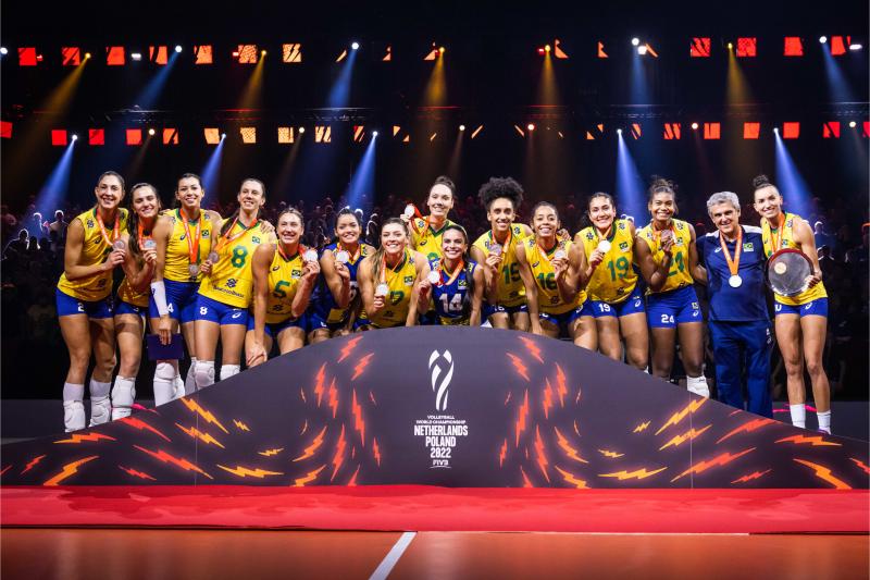 Seleção Feminina de Vôlei comandada por José Roberto Guimarães é vice-campeã do Mundial