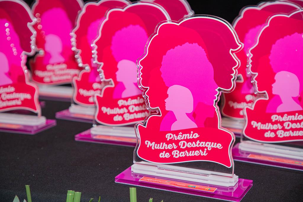 Emoção, homenagens e valorização feminina marcaram a 7ª edição do Prêmio Mulher Destaque Barueri