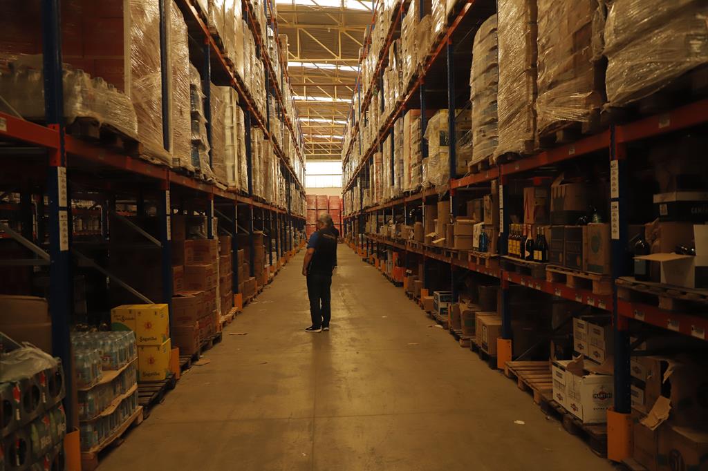 Perigo nas garrafas: autoridades alertam para bebidas alcoólicas contaminadas