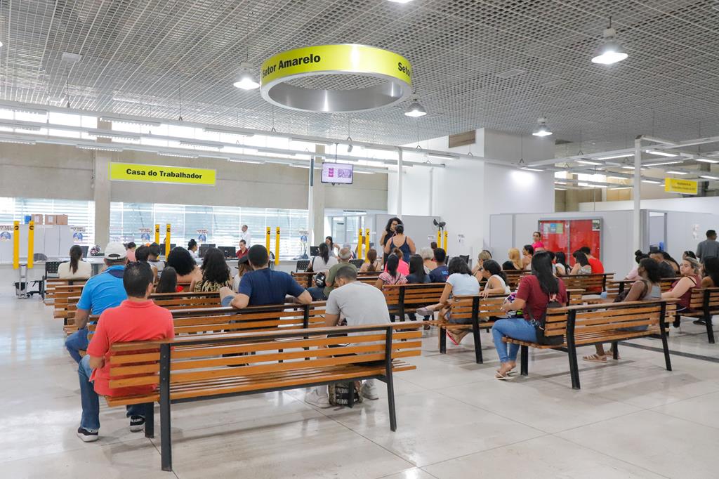 Casa do Trabalhador seleciona 800 atendentes de loja na segunda-feira, dia 15