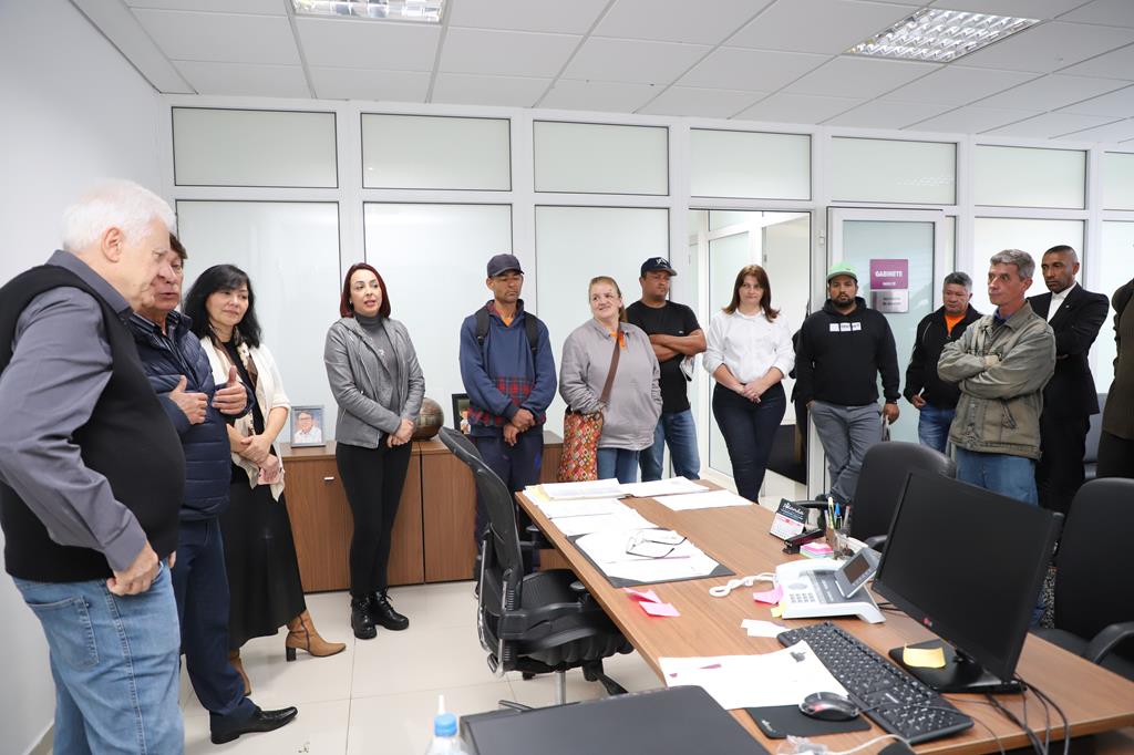 Bolsistas do Renascer visitam Paço Municipal