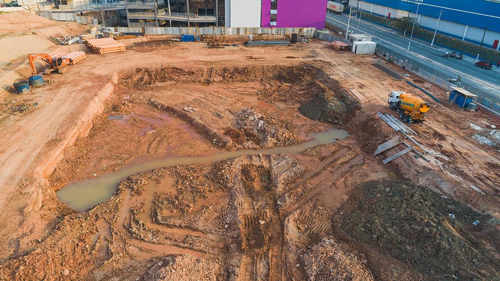 Obras do piscinão do Córrego Laranja Azeda são iniciadas