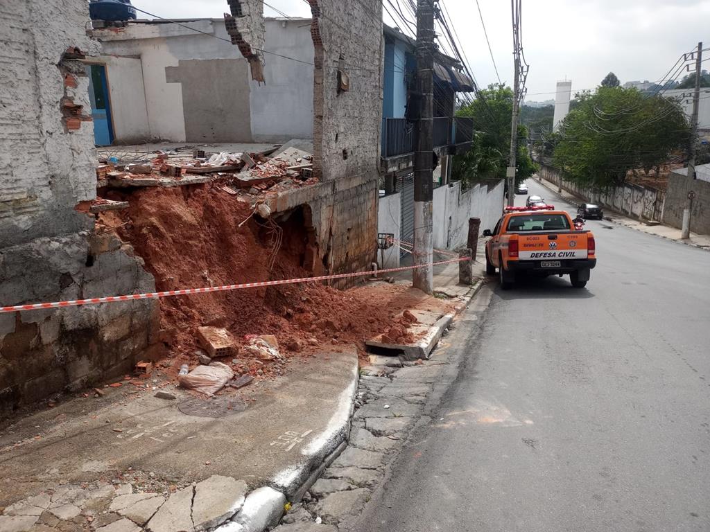 Defesa Civil decreta estado de atenção para risco de deslizamentos em Barueri