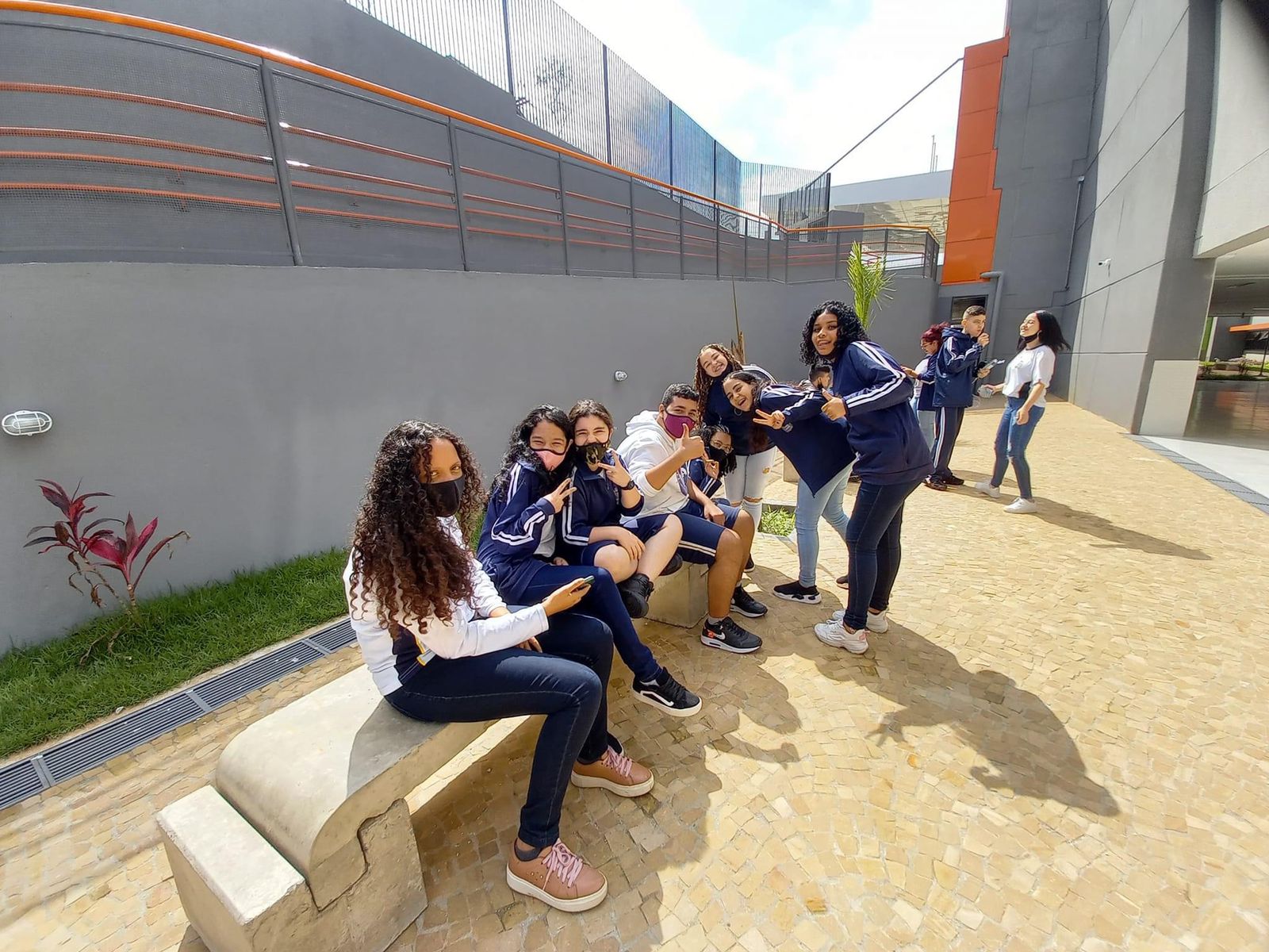 Em Barueri, a volta às aulas é marcada por segurança e educação tecnológica