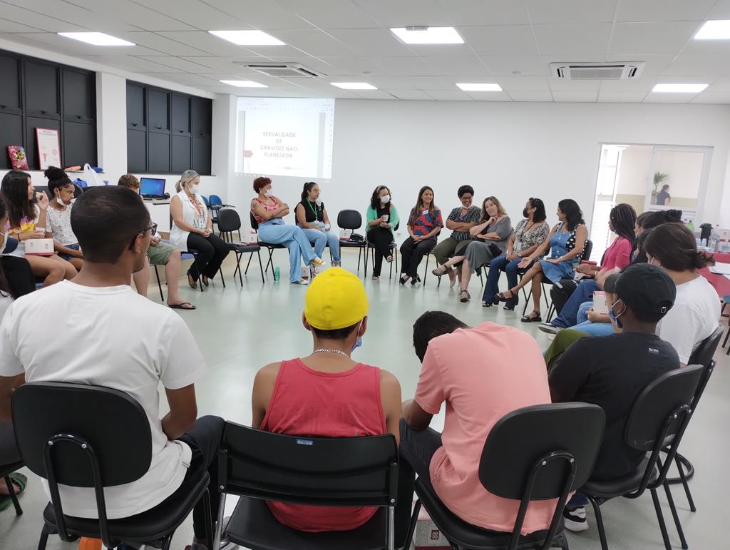 Cabs promove encontro com adolescentes sobre prevenção de gravidez precoce e IST’s