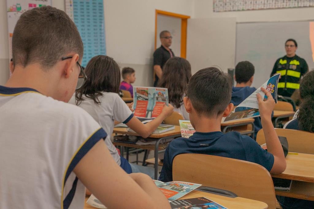 Por um trânsito mais seguro, Semurb realiza palestras nas escolas