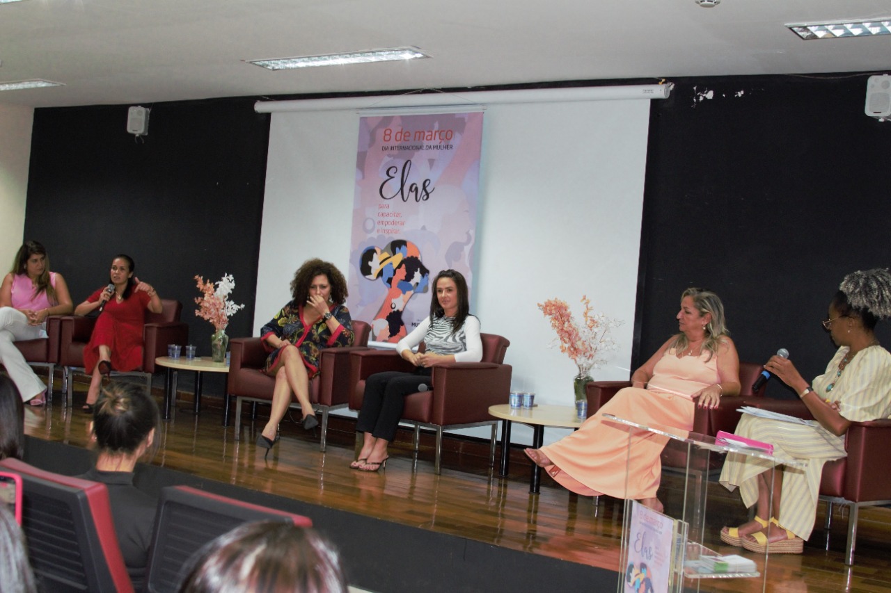 A deputada Bruna Furlan se reuniu com as vereadoras de Barueri em uma roda de conversa para falar sobre mulheres na política.