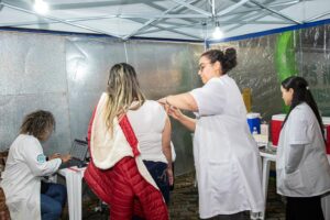 Saúde marca presença no Arraiá de Barueri 2026 com atendimento, prevenção e vacinação