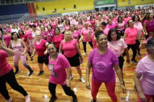 Balada Rosa reúne alunos do Esporte em noite de dança e conscientização